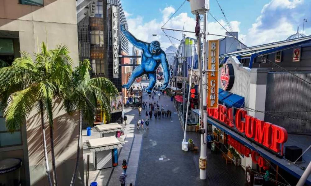 Ο κορονοϊός "παγώνει" το Hollywood - Σταμάτησαν τα γυρίσματα σε πολλές ταινίες